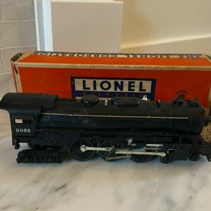 lionel electric trains no. 2055 vintage train car super rare.
